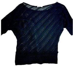 Nwot- teenbell size small black shear light 3/4 length sleeve top‼️